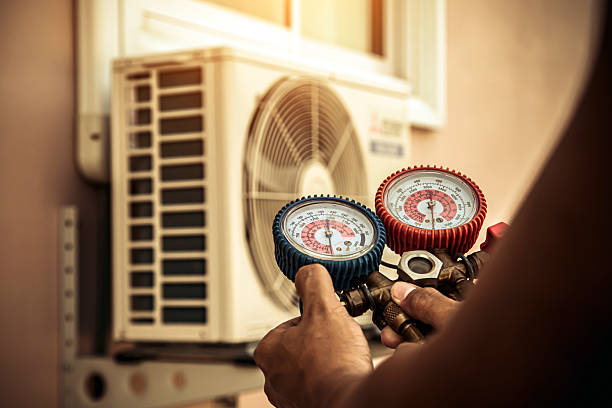 Professional Ac Installation technician working in Thomasville, AL